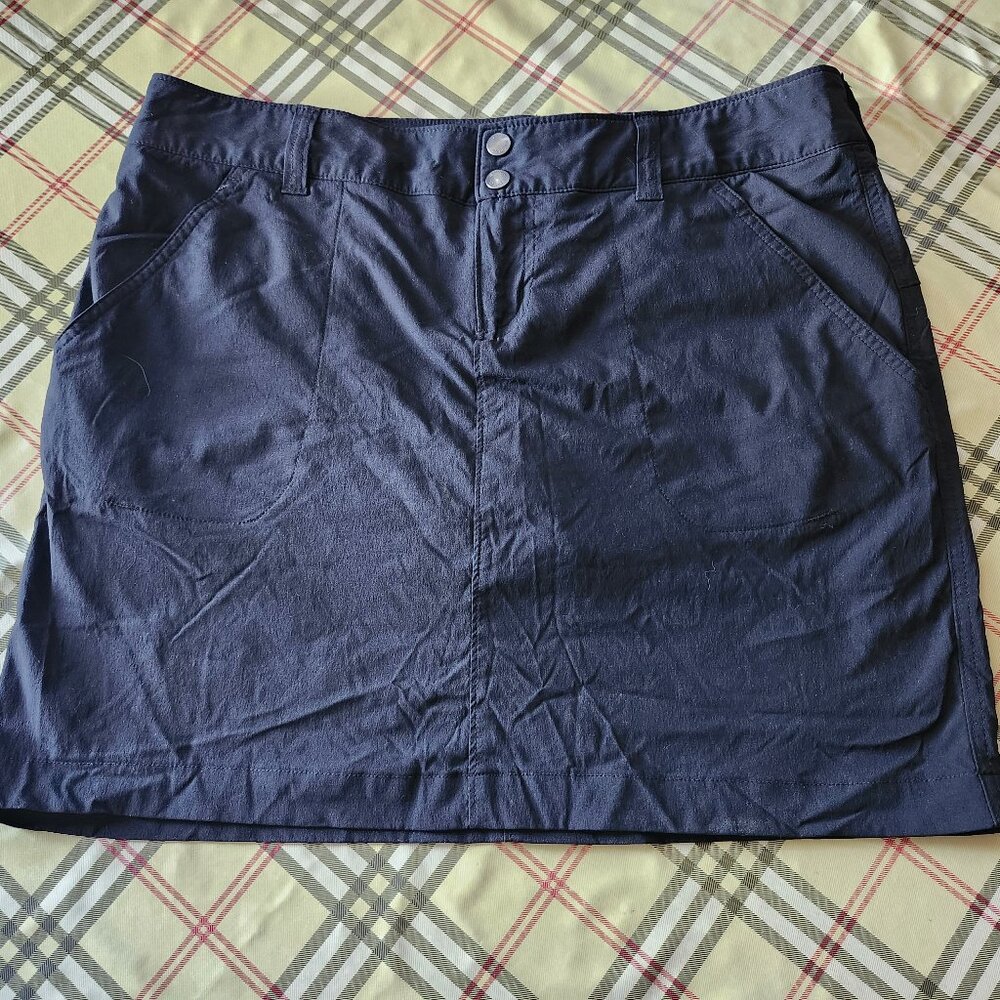 Columbia Saturday Trail Skort Skirt Shorts Black Front Zip Pockets Size 12